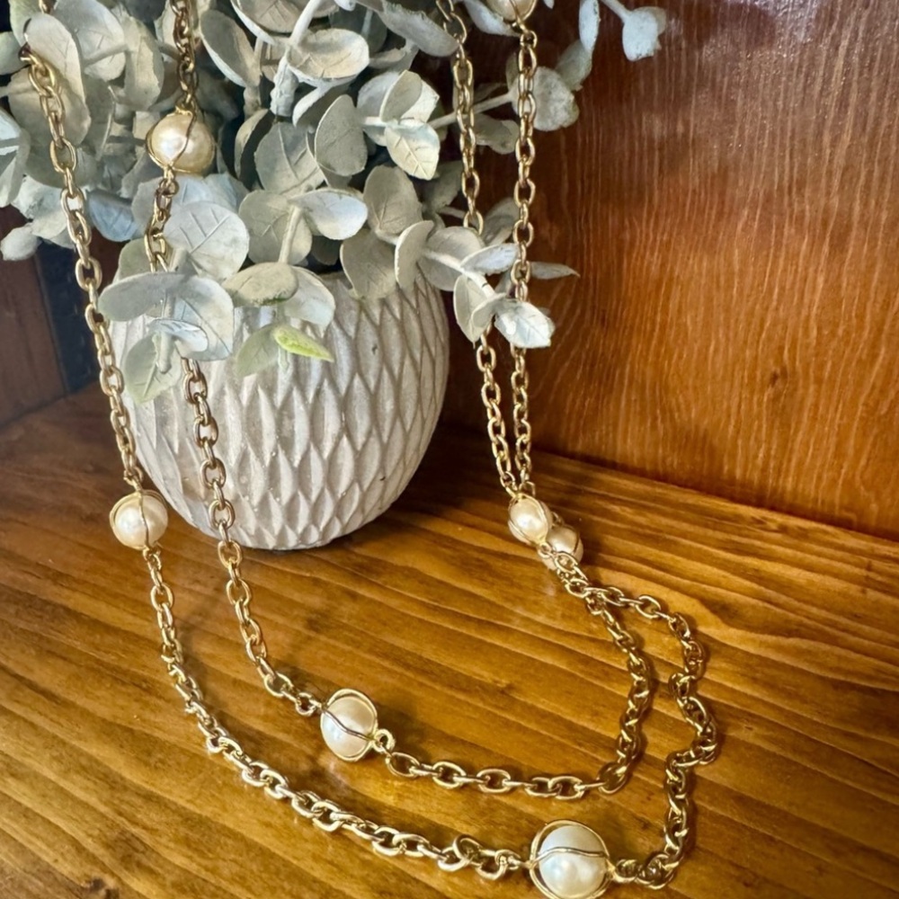 Vintage Gold Tone Faux Pearl Station Long Necklace 25”Layering Chain Classic - Picture 8 of 9